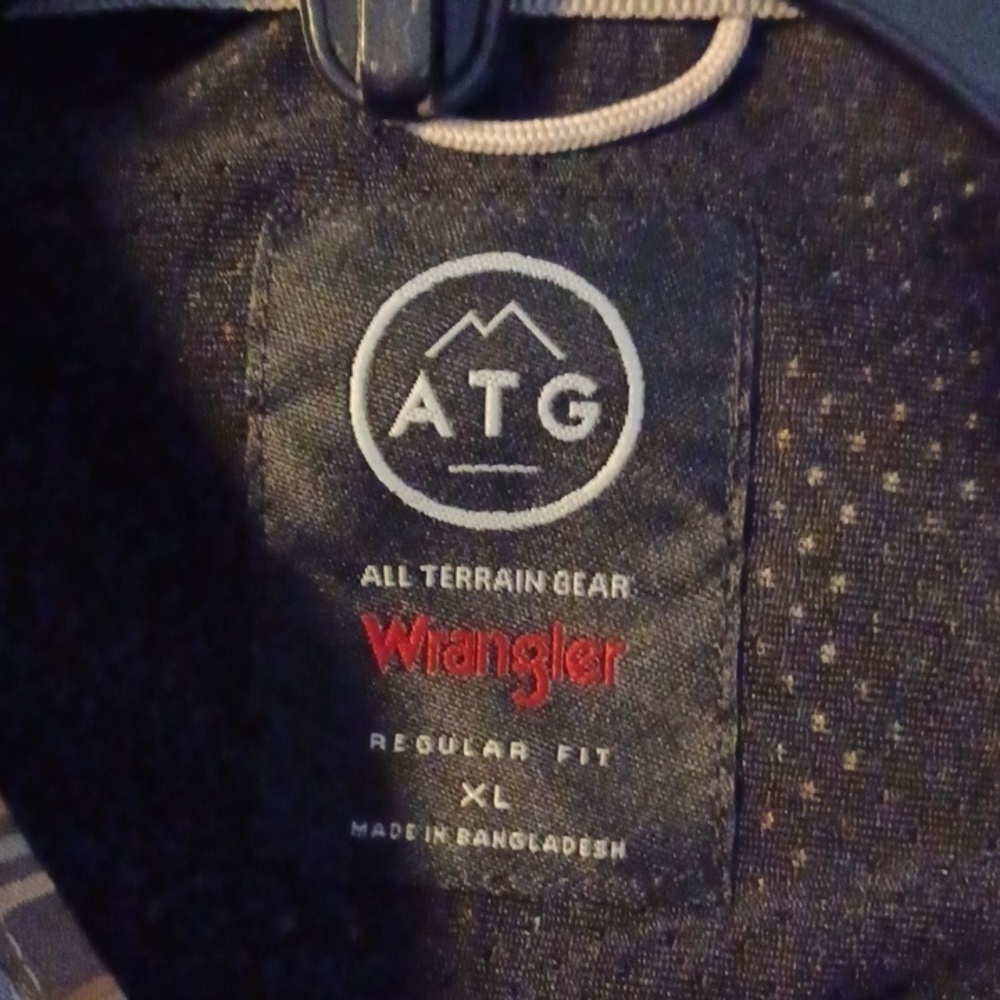 WRANGLER, NWT, MENS PLAID SHIRT, SIZE XL, FRONT POCKET, AND HIDDEN ZIP P… - Picture 7 of 11